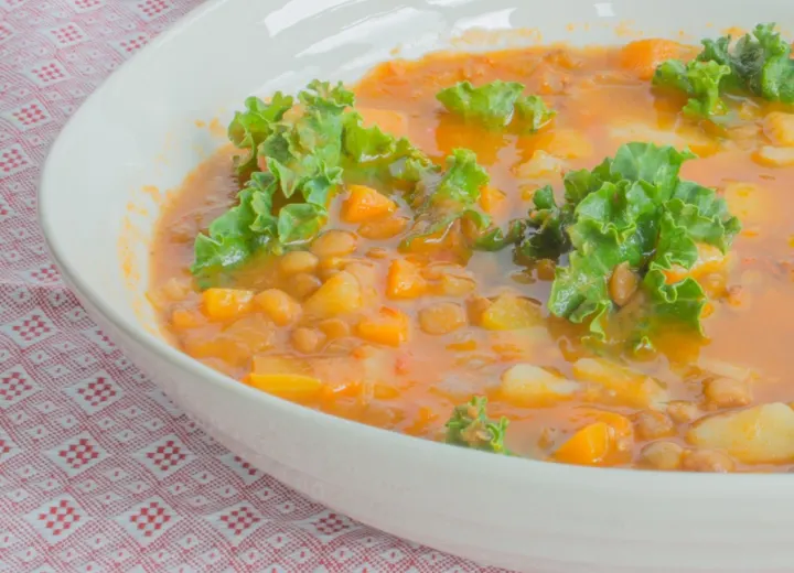 Soupe de lentilles au chou kale